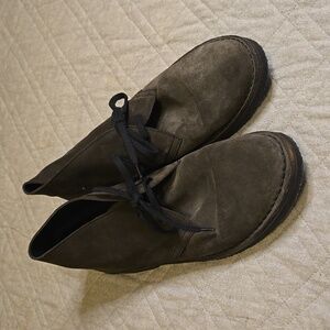 Frau Suede Desert Boots with Crepe Soles, Charcoal Gray, Size EU 44, US 10